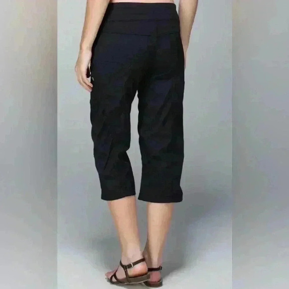 Lululemon Studio Crop Black size 2 - Picture 3 of 4